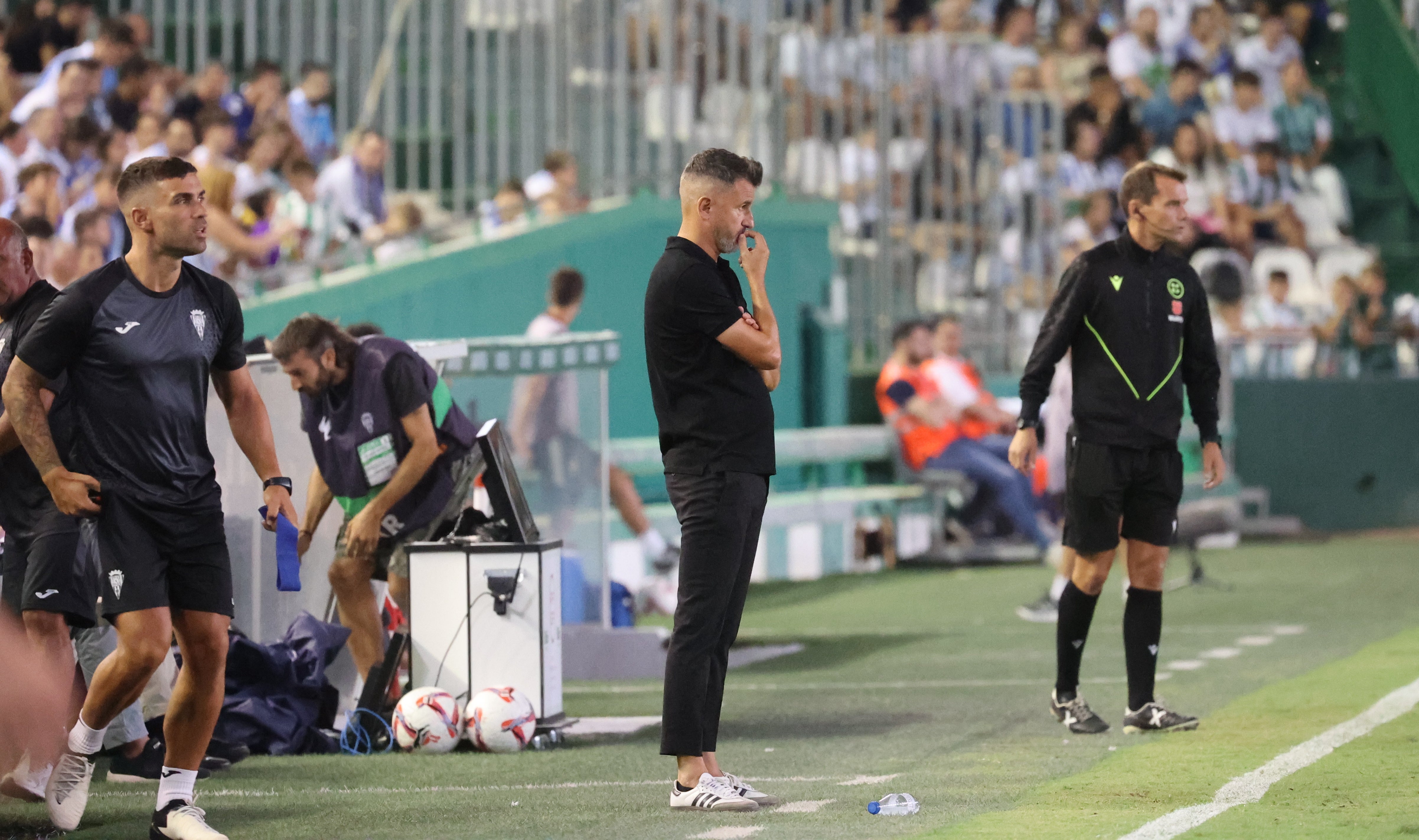 Las mejores imágenes del intenso derbi entre el Córdoba y el Málaga