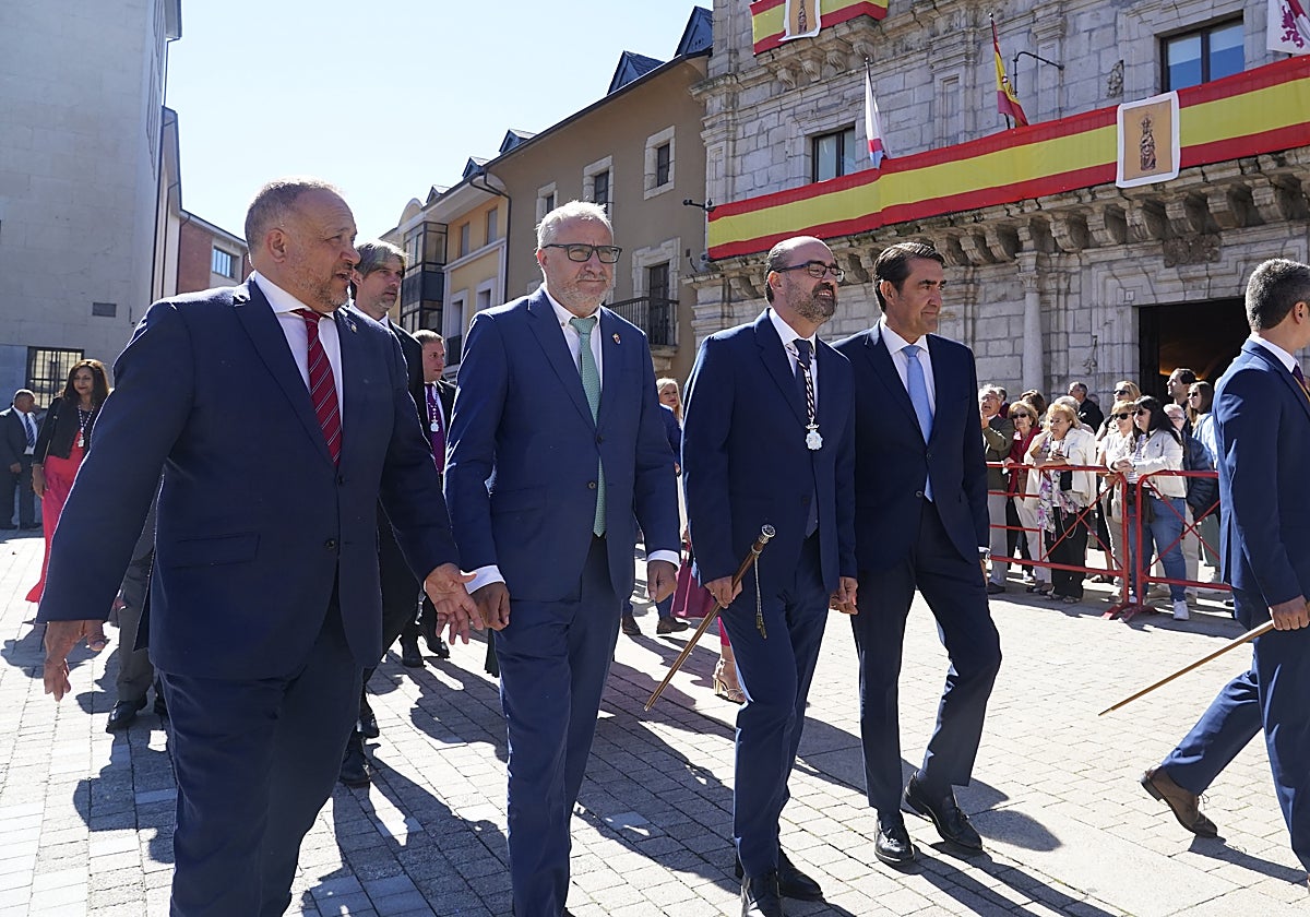 Álvarez Courel, Ramón, Morala y Suárez-Quiñones, durante el acto institucional del Día de la Virgen de La Encina y el XLVI Día del Bierzo