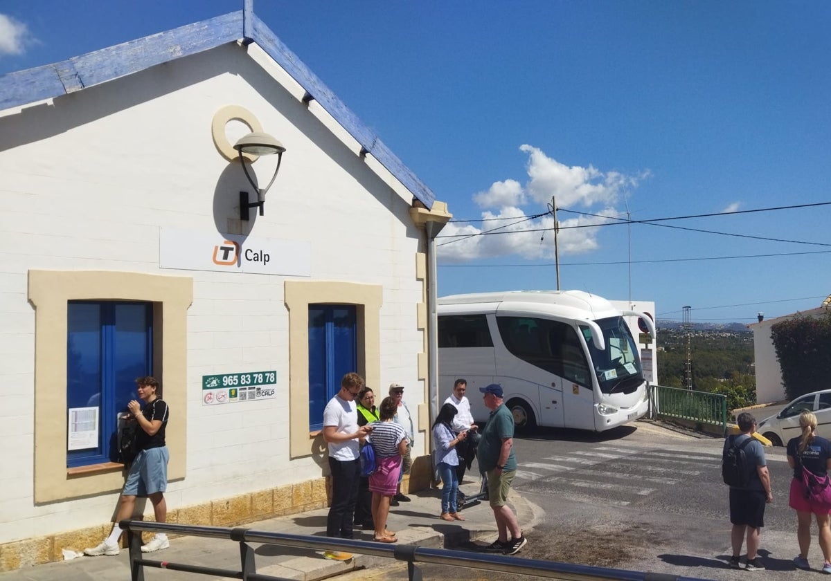 Imagen de la parada del TRAM d'Alacant en Calpe