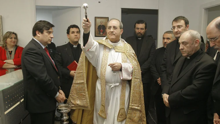 Juan José Asenjo, en la bendición del Centro de Orientación Familiar