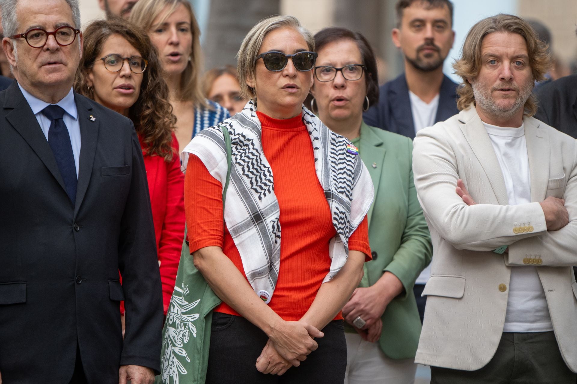 La exalcaldesa de Barcelona Ada Colau presente también en la ofrenda floral