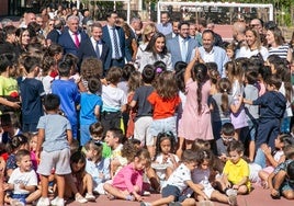 Cálido recibimiento en la región a la Reina Leticia en la apertura oficial del curso escolar