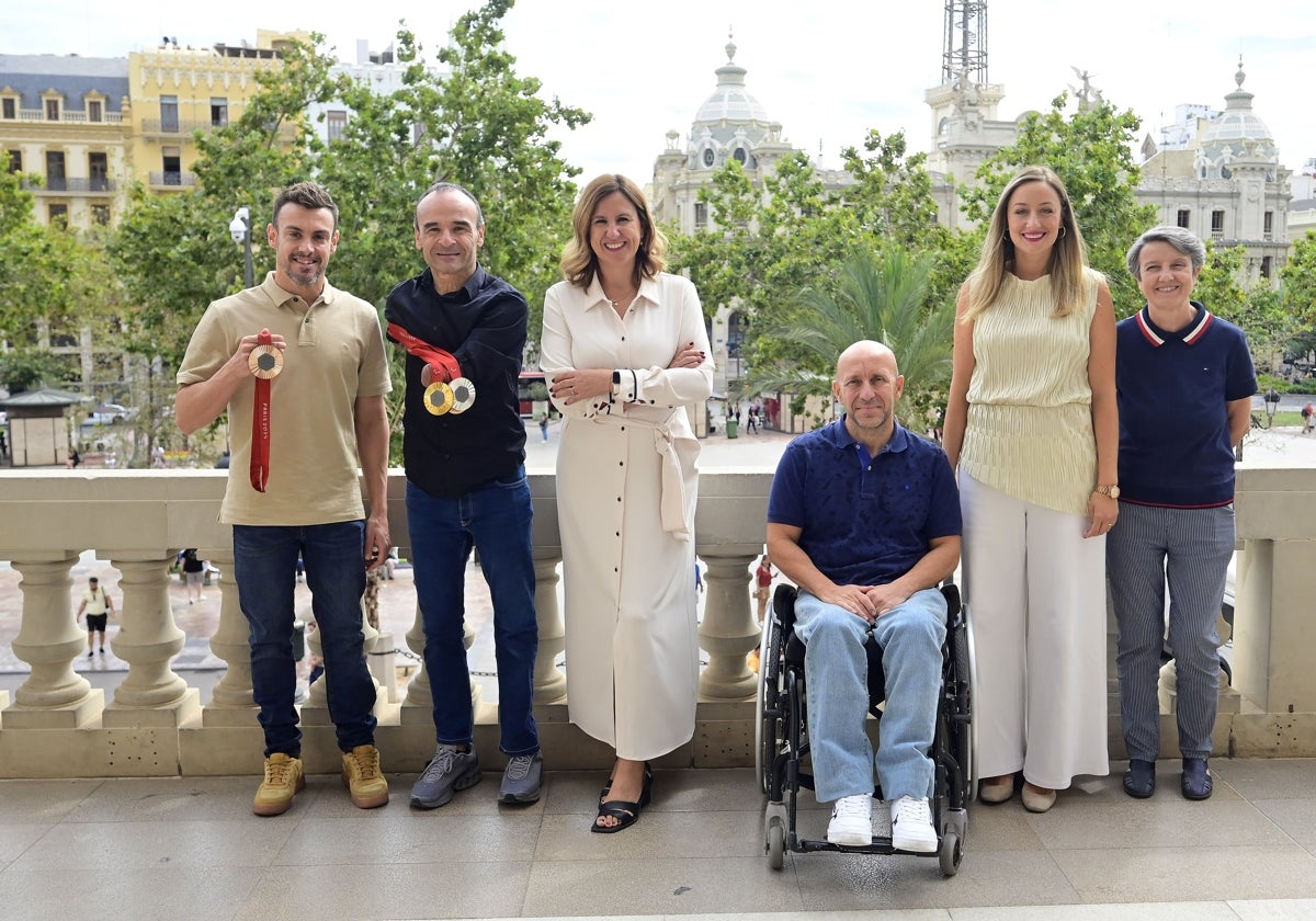 La alcaldesa de Valencia, María José Catalá, recibe a los medallistas valencianos en los Juegos Paralímpicos 2024