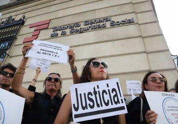 Fotos: la protesta de los abogados y procuradores cordobeses por sus pensiones