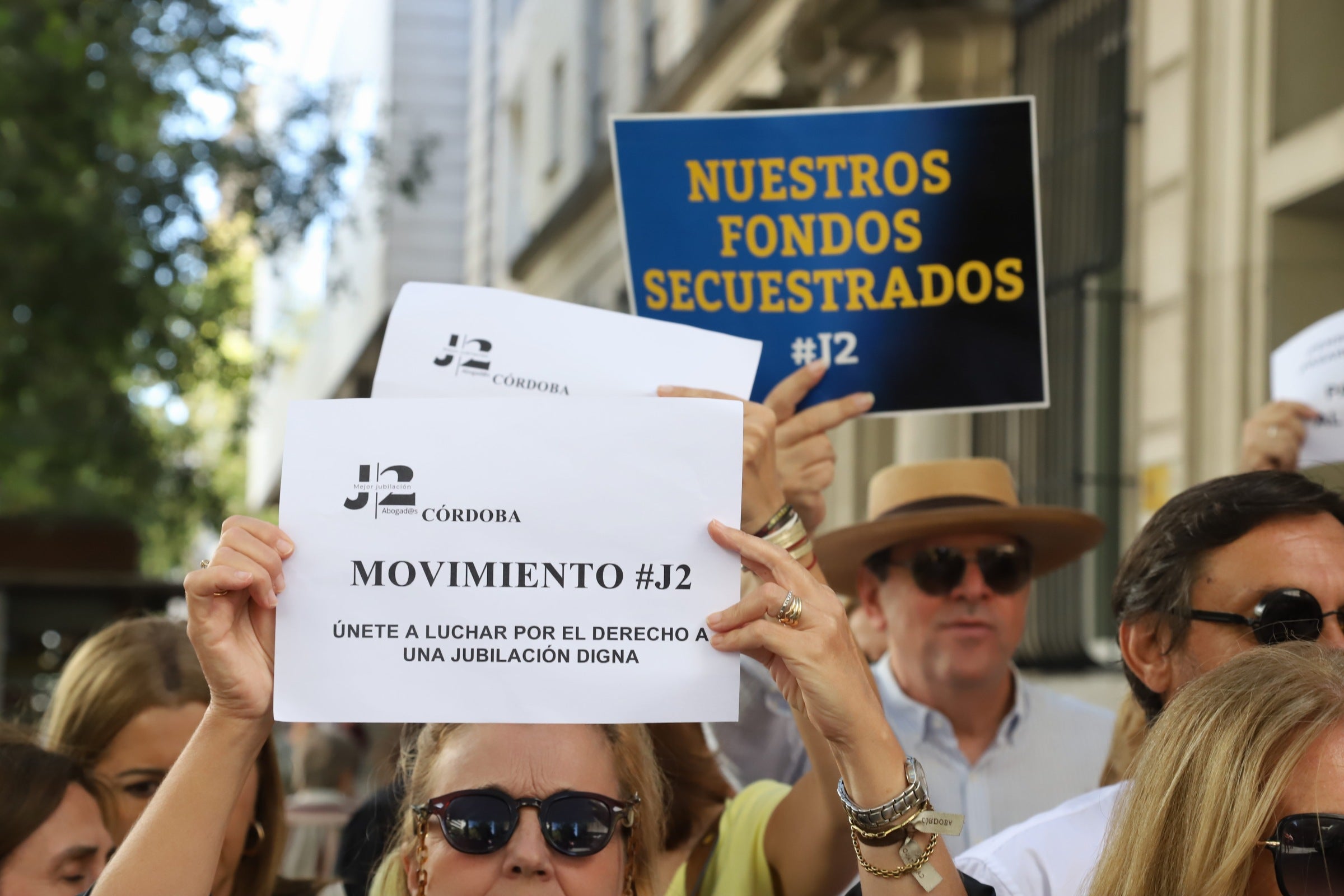 Fotos: la protesta de los abogados y procuradores cordobeses por sus pensiones