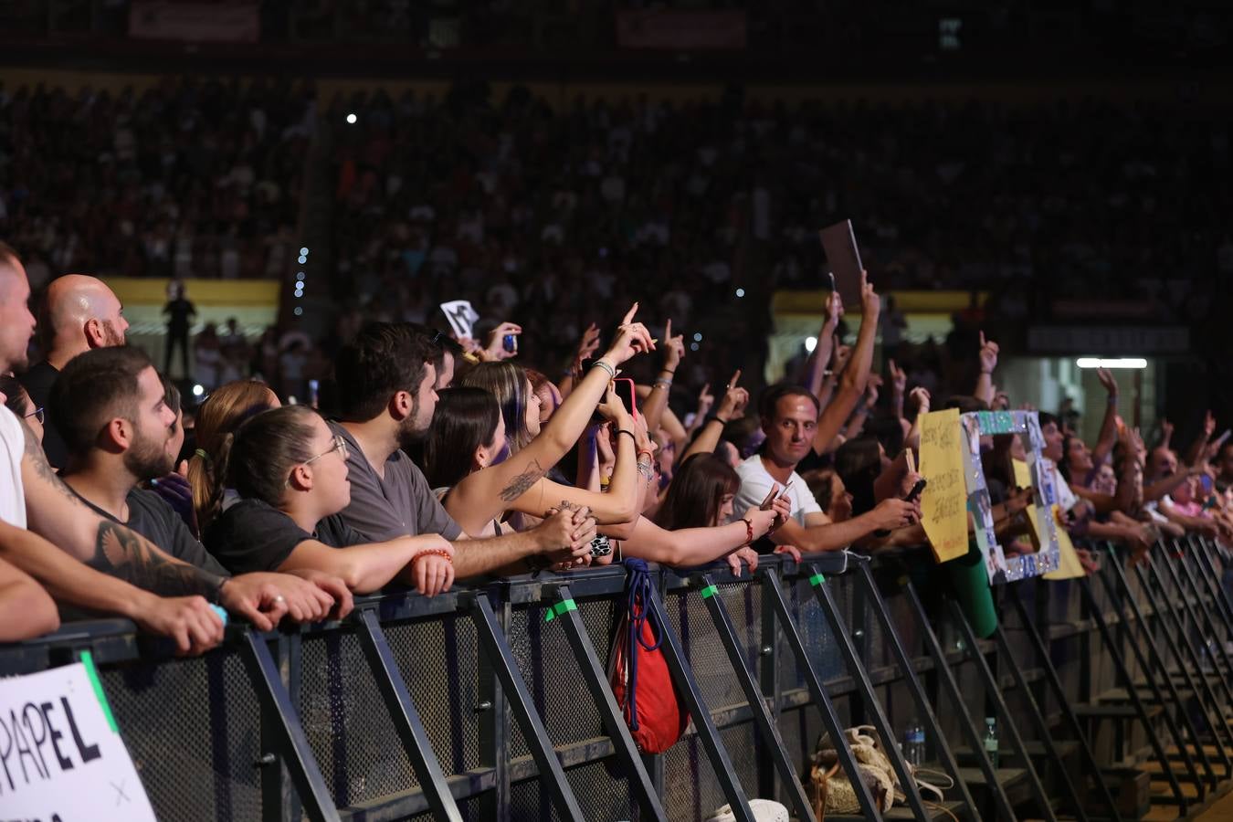 Fotos: el concierto de Melendi en la Plaza de Toros de Córdoba