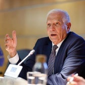 Borrell imita a Robles y califica de «régimen dictatorial» al Gobierno de Maduro