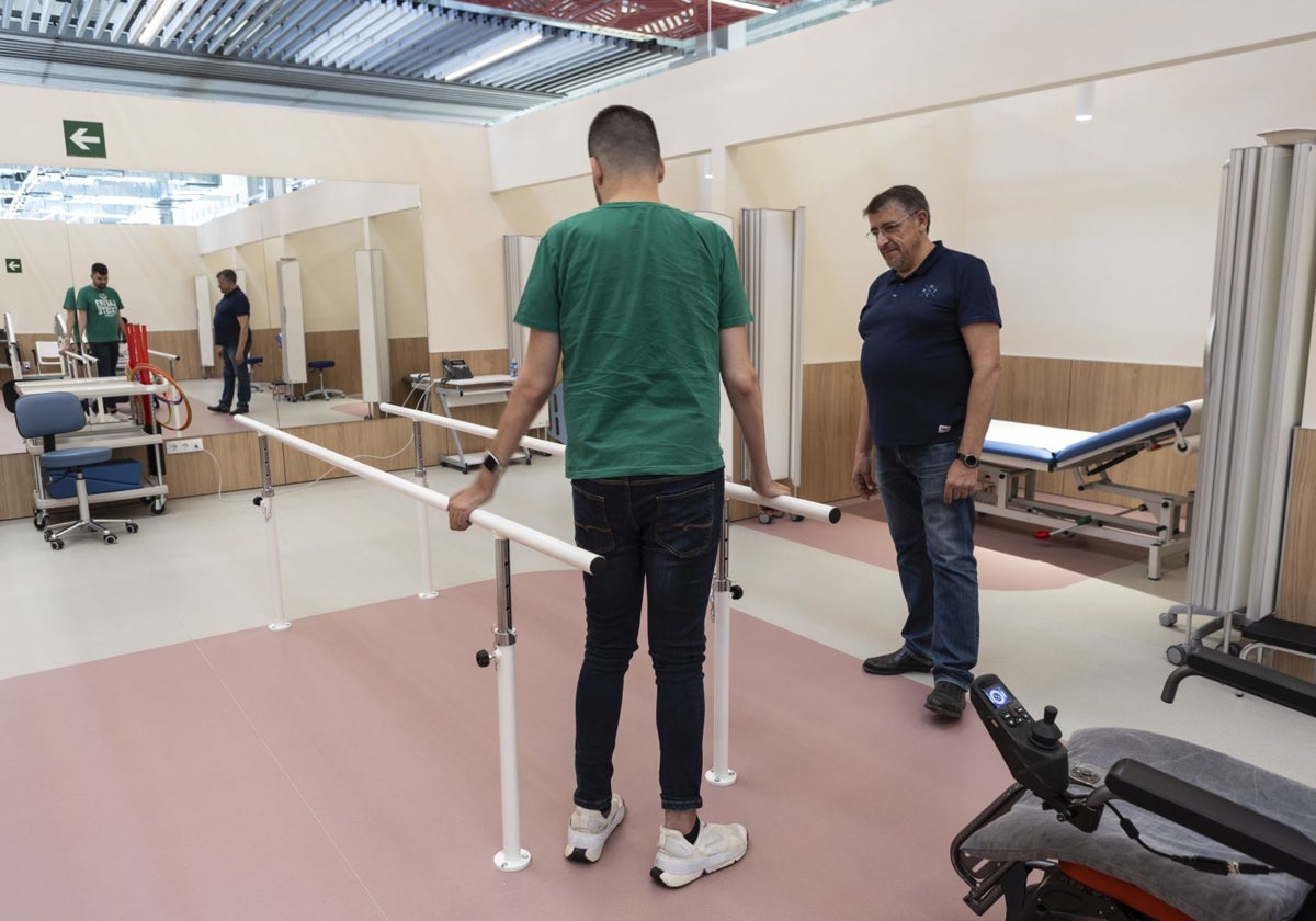 Juanan, un paciente de ELA, en las instalaciones del Zendal