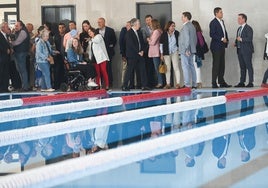 Marta Fernández inaugura una piscina con su nombre en Villadiego (Burgos), un «gran paso» para «el deporte para todos»