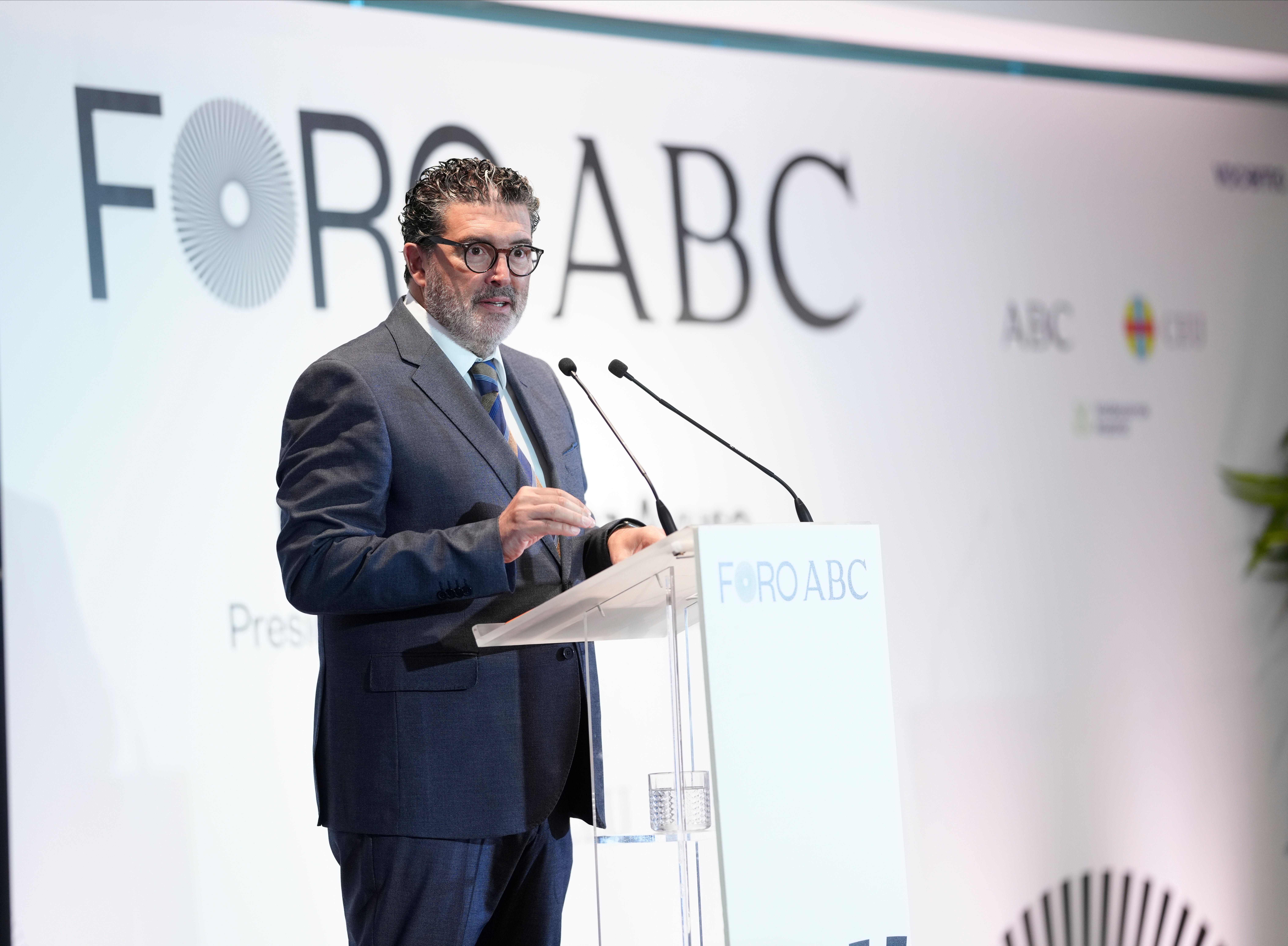El director de ABC, Julián Quirós, participa en el Foro ABC.