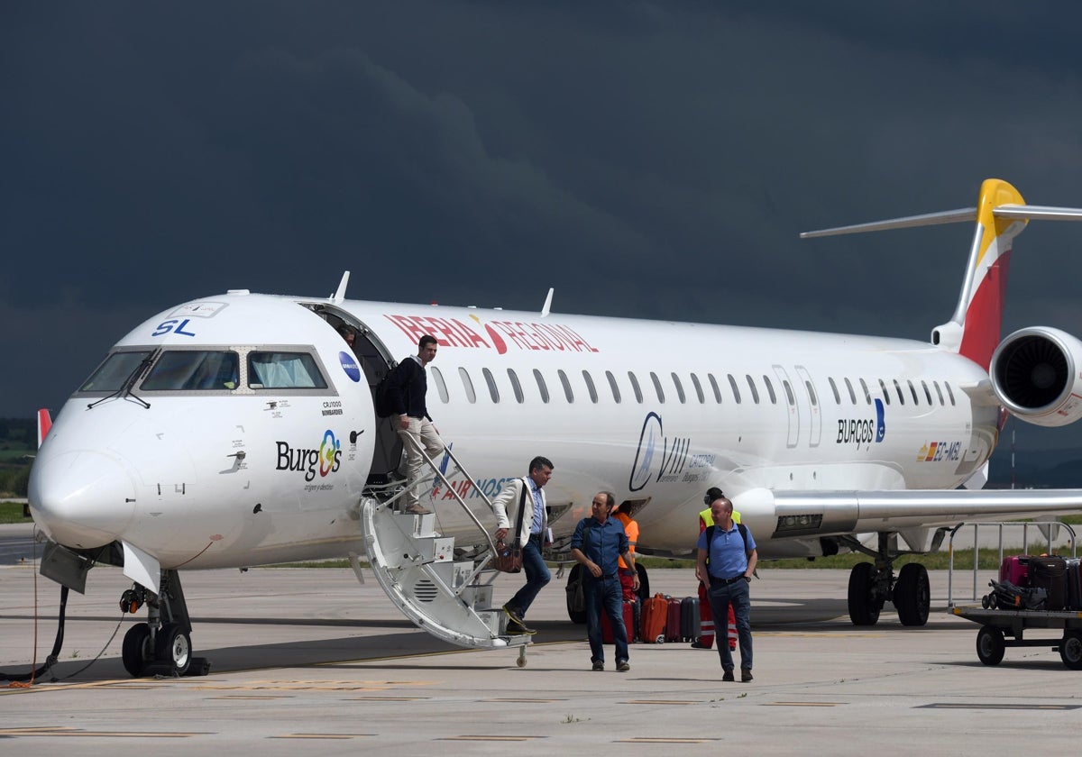 Un vuelo en pista en el aeropuerto de Burgos, en una imagen de archivo