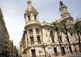 La reforma de la plaza del Ayuntamiento de Valencia costará el triple de lo previsto por el exalcalde Ribó