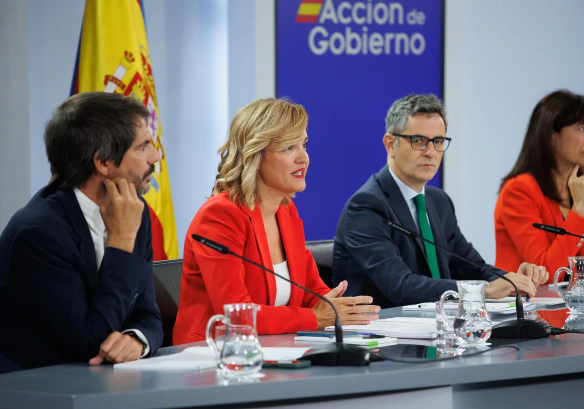 Los ministros Ernest Urtasun, Pilar Alegría, Félix Bolaños y Ana Redondo en la comparecencia tras el Consejo de Ministros