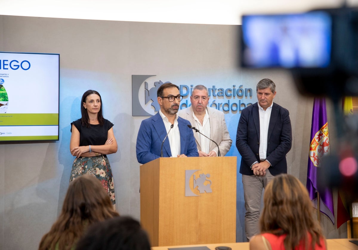 El diputado Félix Romero durante la presentación de la feria