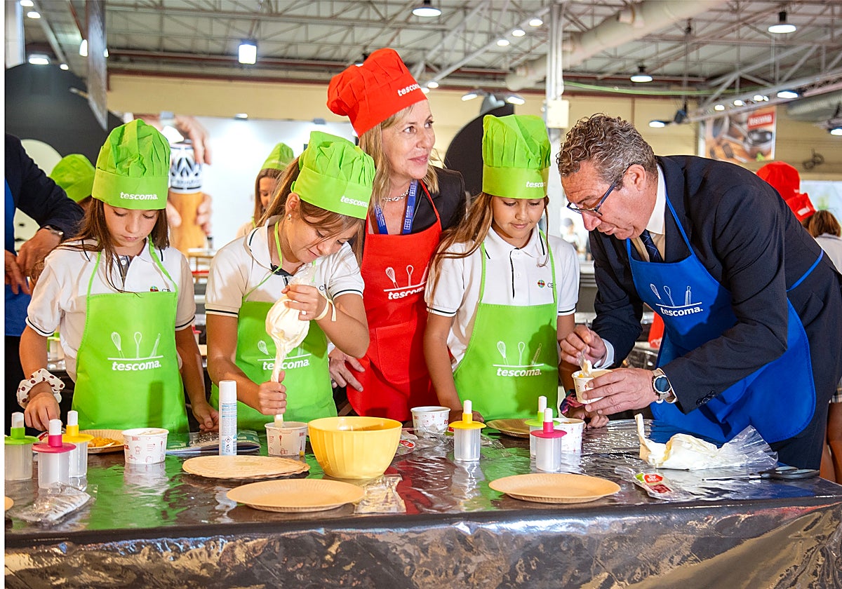 El presidente de la Diputación de Alicante, Toni Pérez, en la feria Alicante Gastronómica