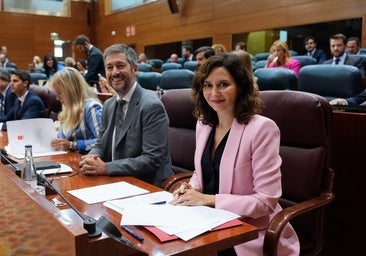 Ayuso bromea con un pleno sobre la censura, Lobato lo registra y el PP pide otro sobre la ironía