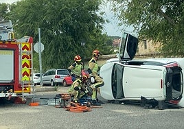 Un conductor se salta un stop y provoca un accidente en Toledo