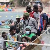 Lanzarote colapsa mientras sigue el goteo de cayucos, con más de 350 migrantes llegados a Canarias