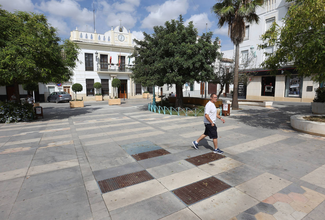 Fotos: La Rambla y Montalbán a la sombra del virus del Nilo