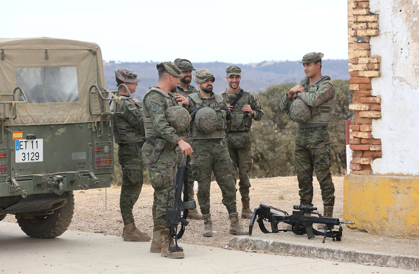 Fotos: Los militares de la BRI X se adiestran para sus misiones en el Líbano y Letonia
