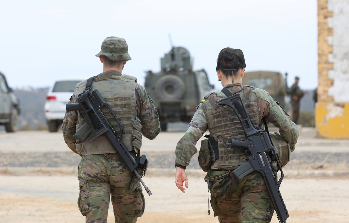 Fotos: Los militares de la BRI X se adiestran para sus misiones en el Líbano y Letonia