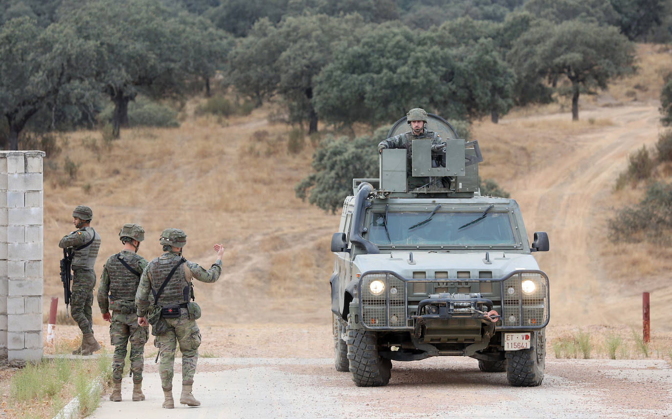 Fotos: Los militares de la BRI X se adiestran para sus misiones en el Líbano y Letonia