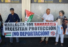 Los saharauis solicitantes de asilo en Barajas abren otra grieta entre el Gobierno y sus socios