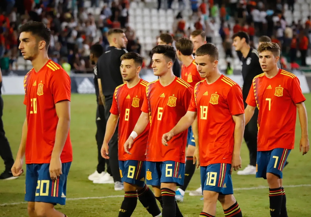 Jugadores de la selección 21 española en el úlimo encuentro celebrado en el Arcángel frente Alemania