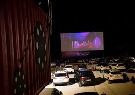 El denunciante de Alvise pide intervenir el autocine de Málaga, un restaurante y Selvatic Festival