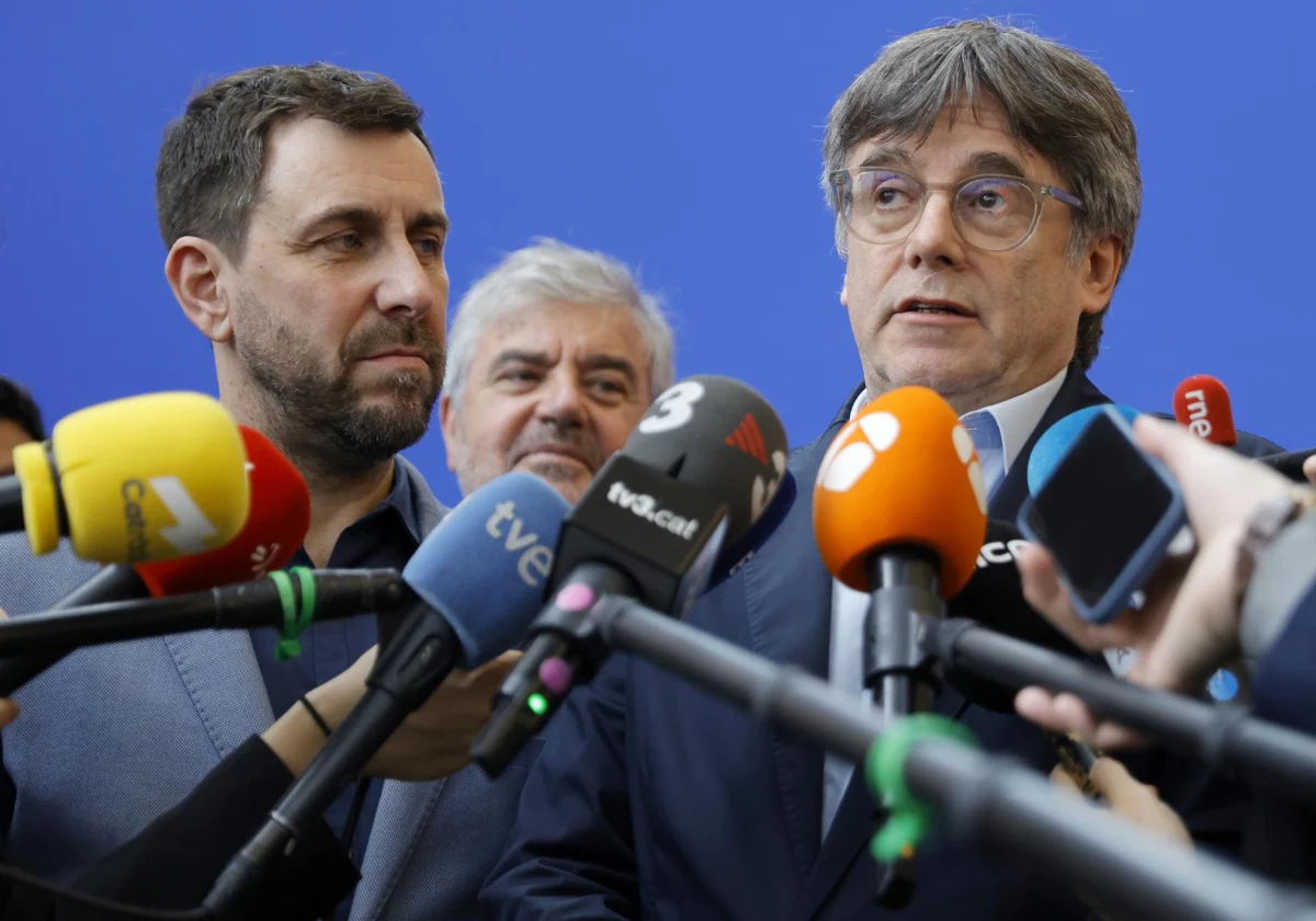 Carles Puigdemont y Toni Comín haciendo declaraciones en el Parlamento Europeo en una imagen de archivo