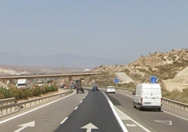 Trágico accidente en la A7 en Almería: muere un motorista tras chocar con un coche de madrugada