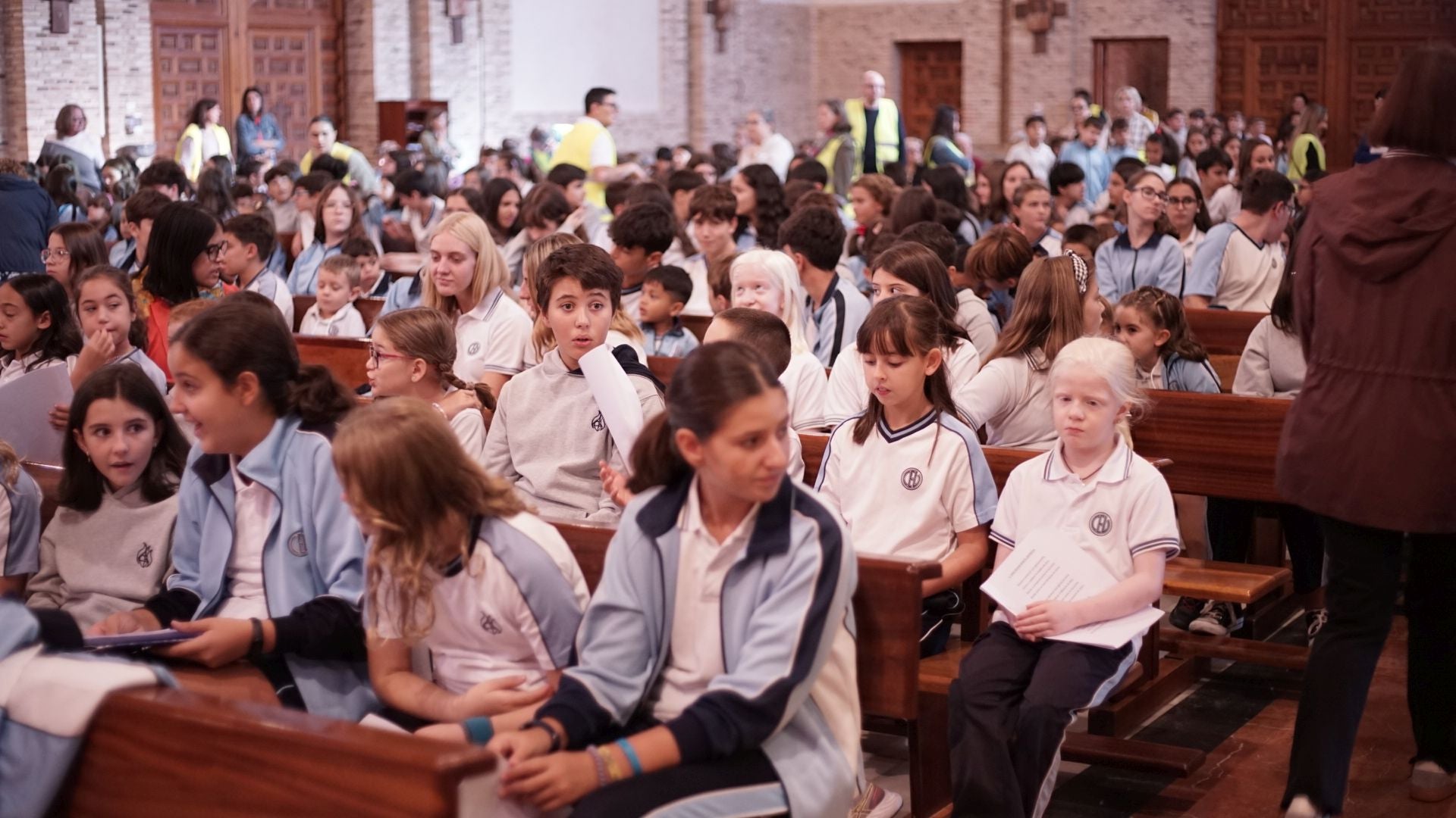 El colegio Tavera peregrina a la parroquia de Santa Teresa de Toledo