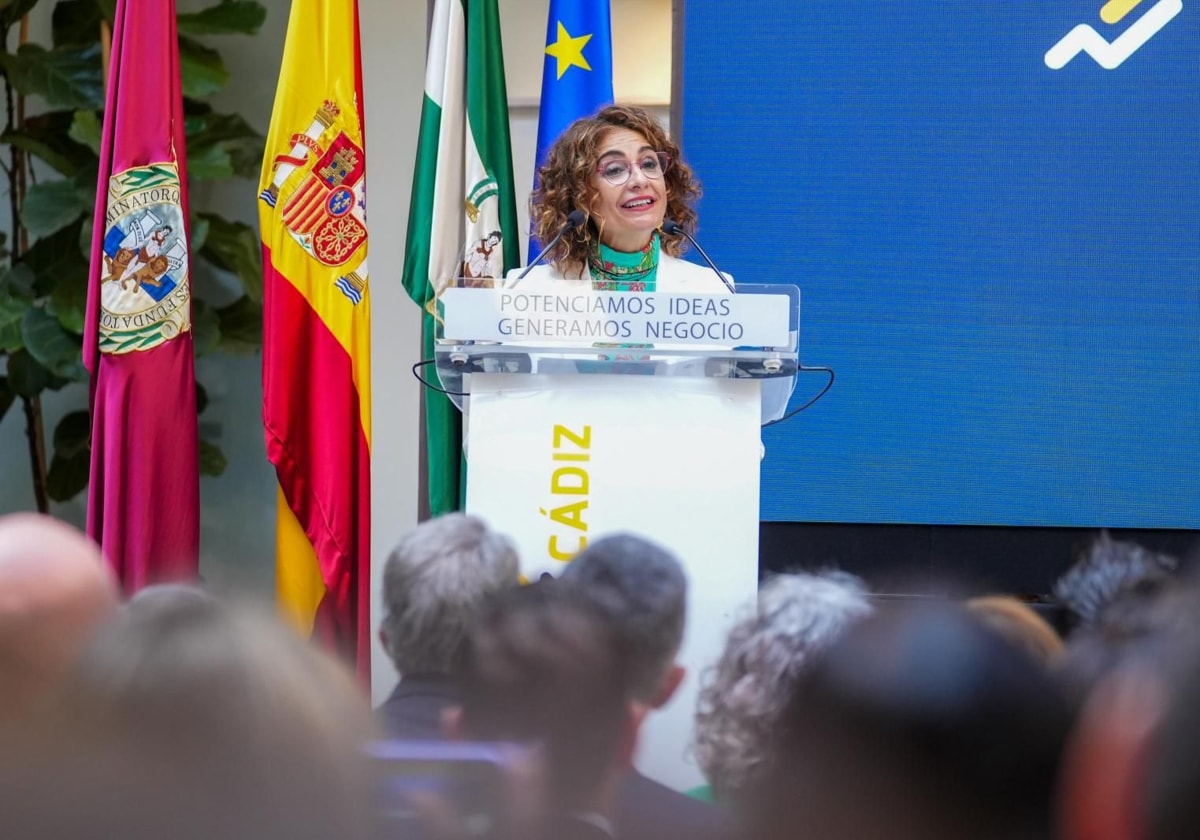 La vicepresidenta María Jesús Montero