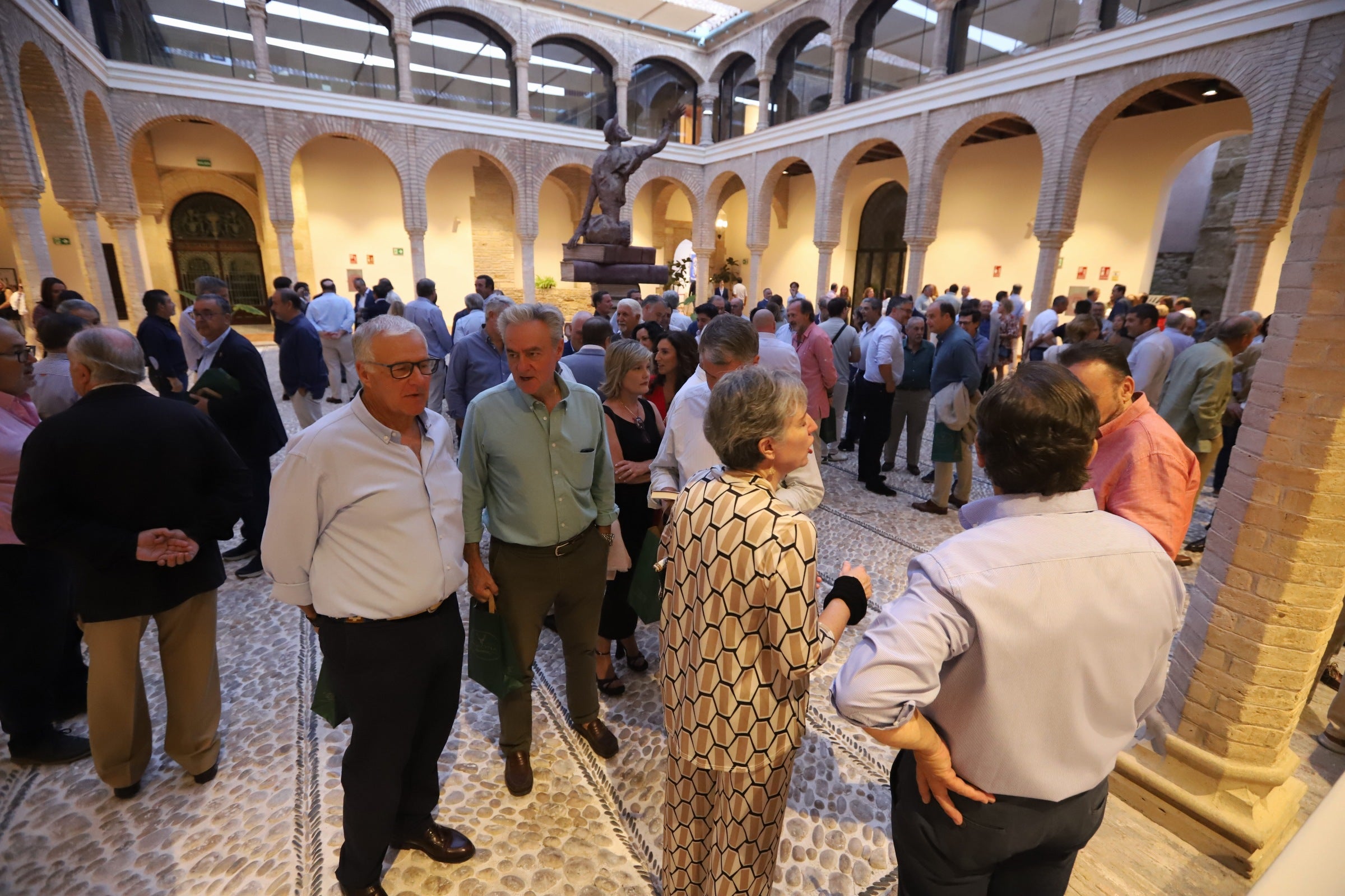 El nuevo libro de José Luis Varona sobre caza y armería, en imágenes