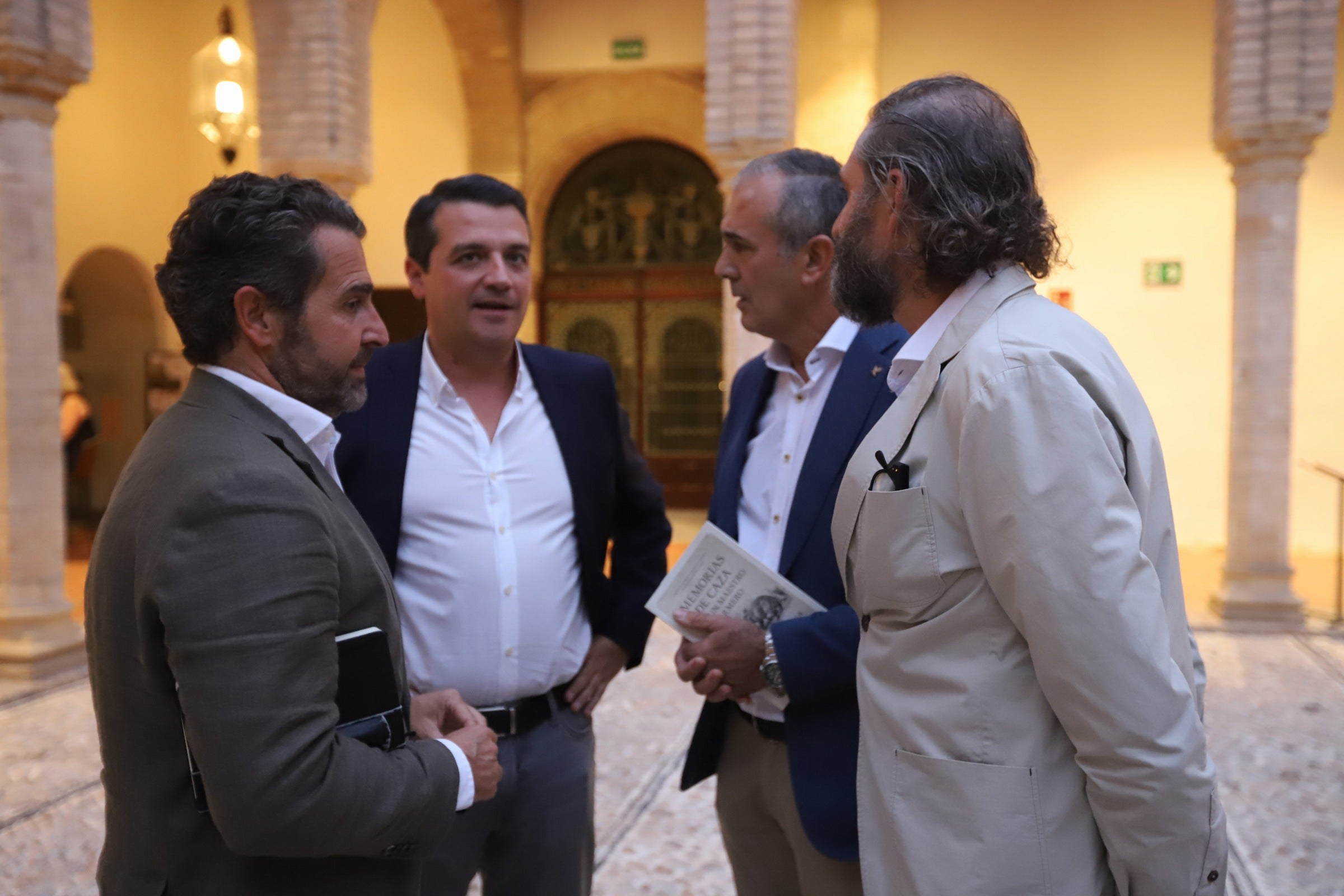 El nuevo libro de José Luis Varona sobre caza y armería, en imágenes