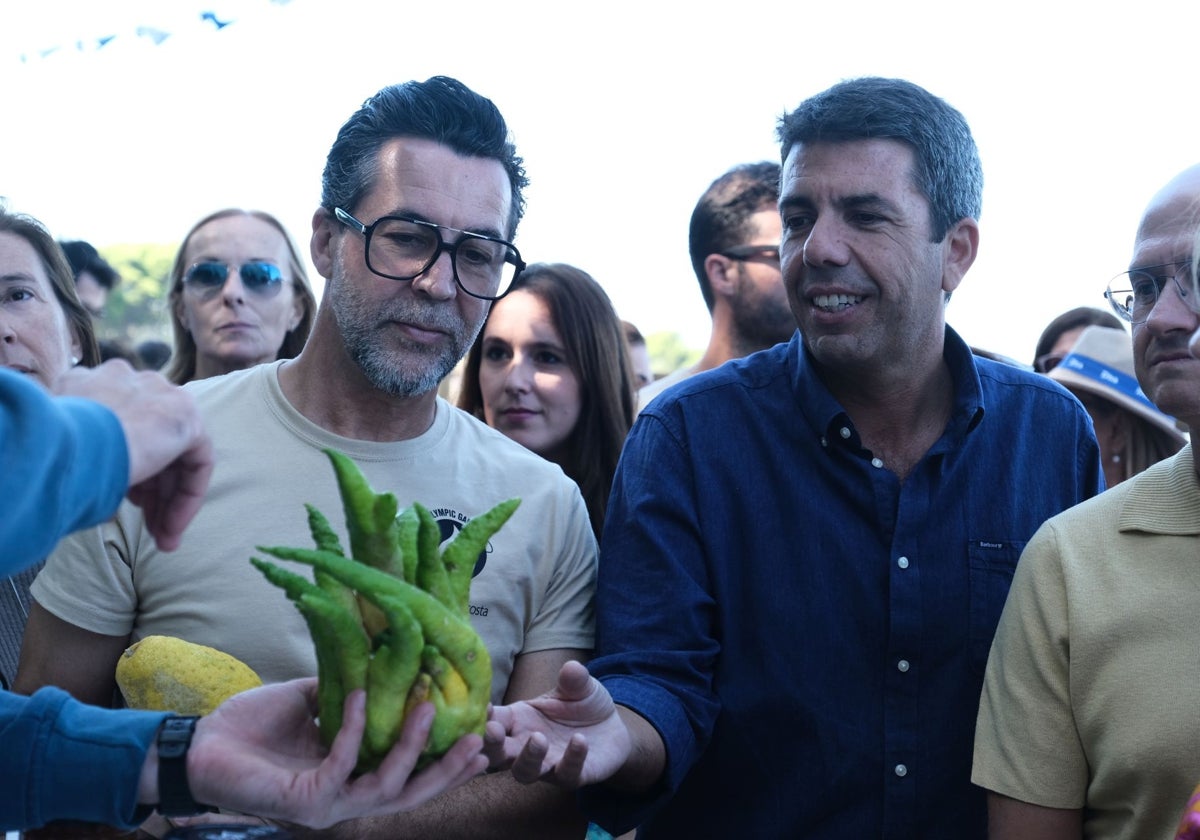 Imagen del presidente de la Generalitat, Carlos Mazón, y el comisario del D*na Festival, Quique Dacosta