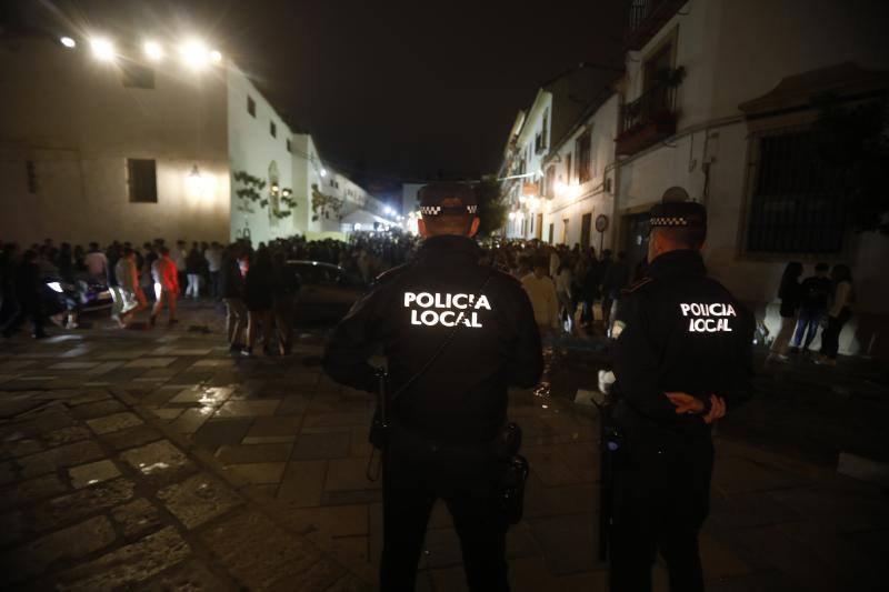 La Policía Local multa a 15 jóvenes por botellón en la Verbena de Colón