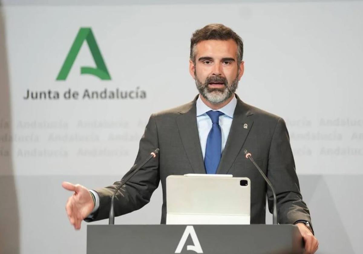 El consejero de Agricultura, Ramón Fernández-Pacheco