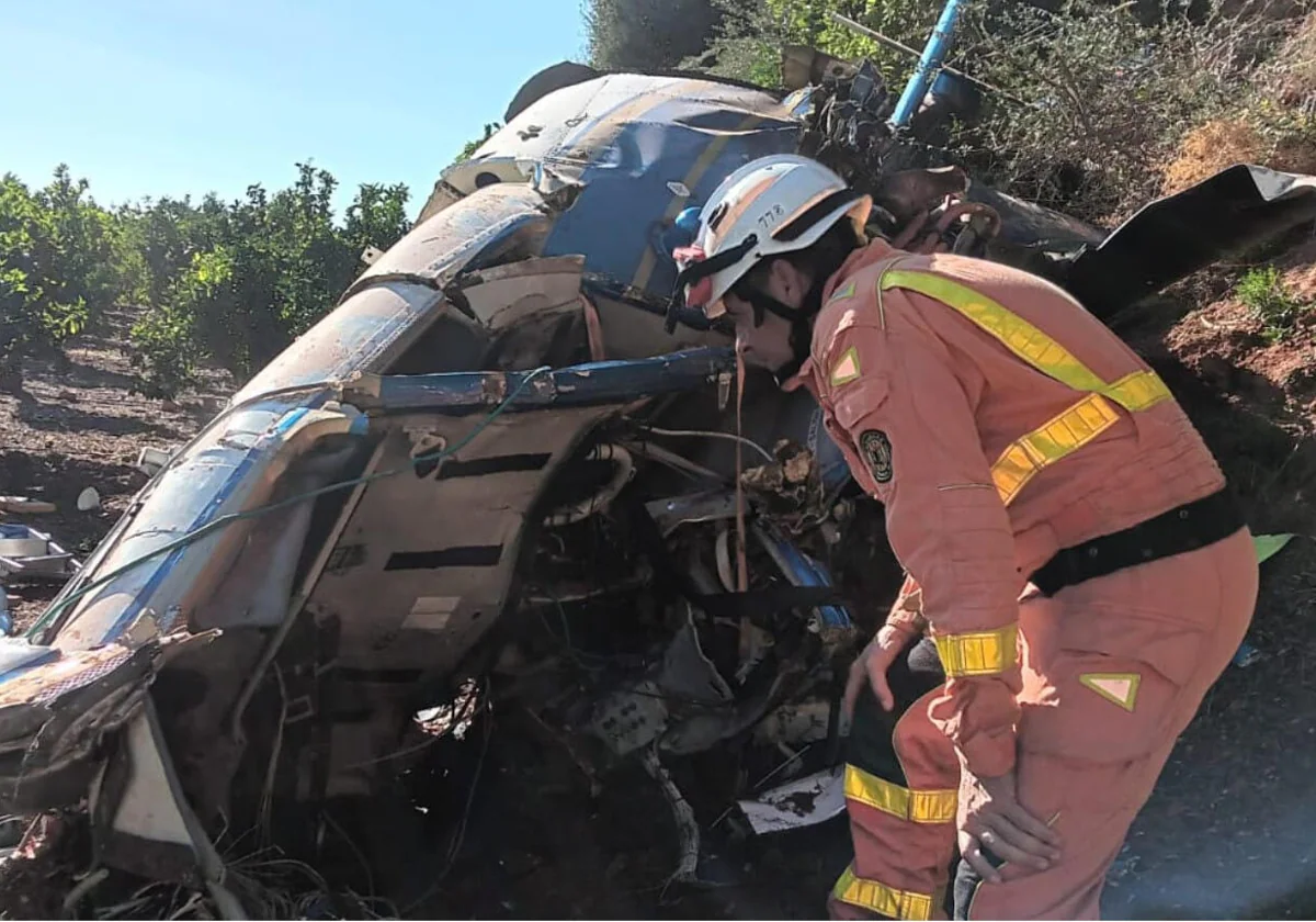 Imagen del helicóptero accidentado en Puzol, Valencia