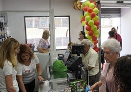 Piedra inaugura en Villafranca su primera tienda Óptima abierta los 365 días del año