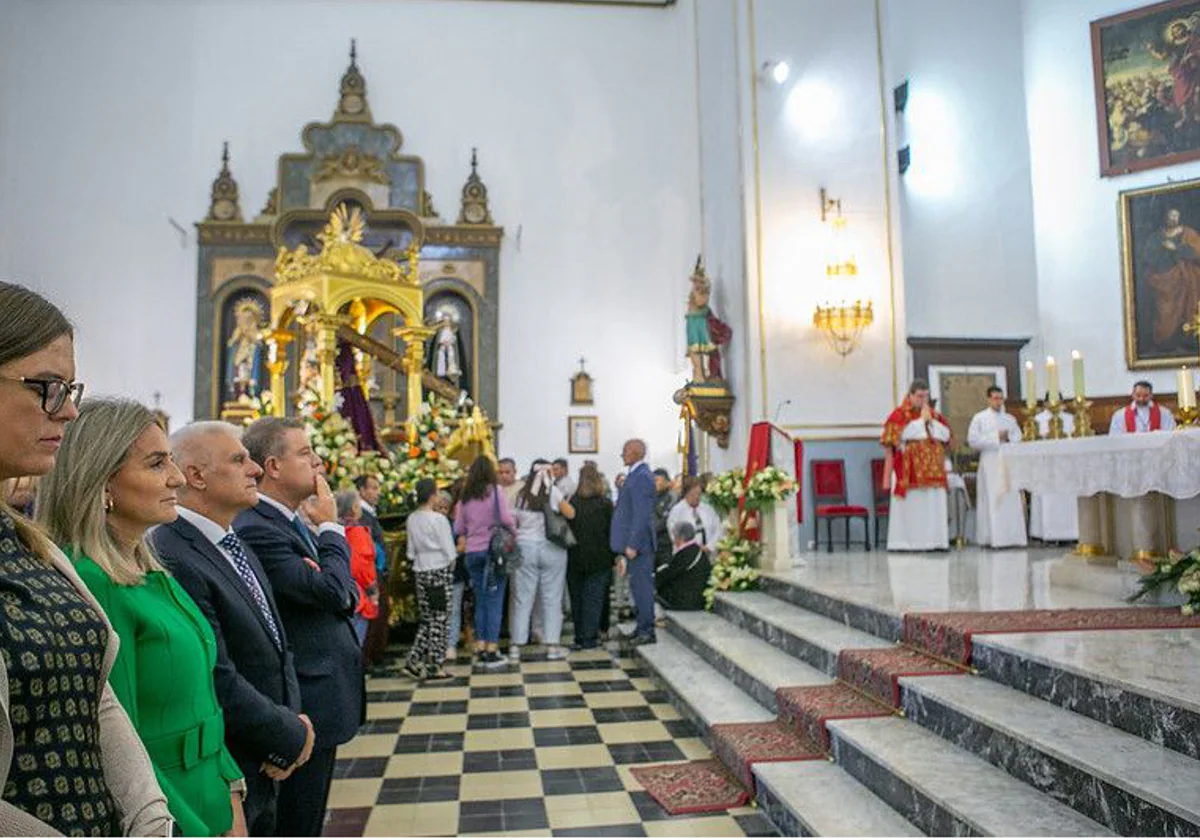 El Cristo, en la parroquia de San Juan Bautista, antes de recorrer en procesión las calles de Urda