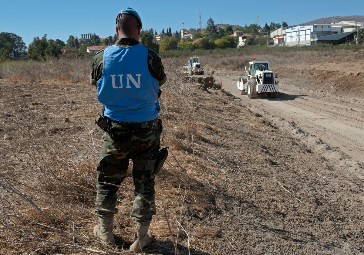 Militar español en la frontera del Líbano