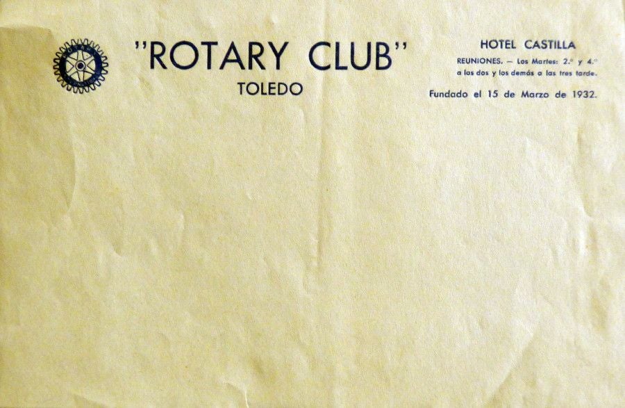 Cuartilla impresa indicando la fecha de fundación del 'Rotary Club' de Toledo, el 15 de marzo de 1932, y los días de reunión semanal en el Hotel Castilla. Archivo Municipal de Toledo. Colección Luis Alba
