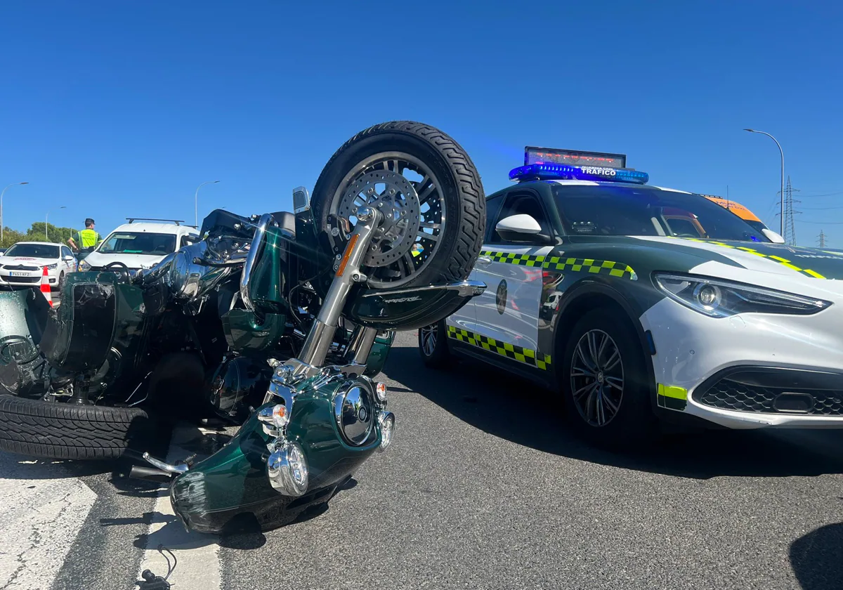 La moto que conducía el hombre de 76 años que ha sufrido la amputación de una pierna tras un accidente