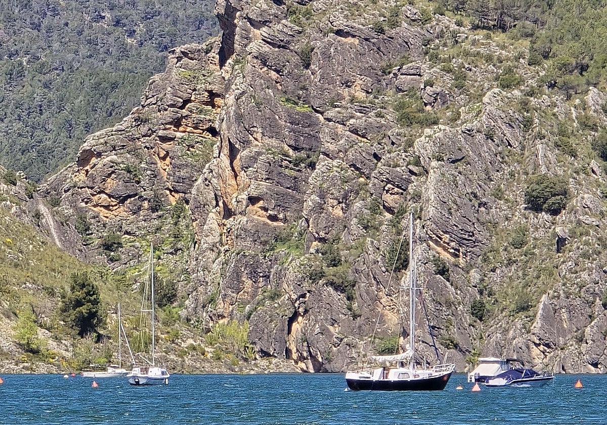 Los ribereños siguen reclamando un cambio en las reglas de explotación del trasvase