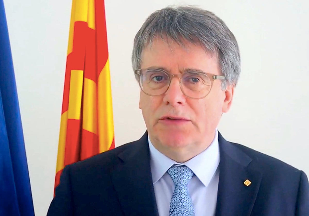 Carles Puigdemont, hoy, durante su discurso grabado en vídeo y distribuido por Junts