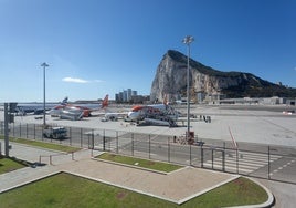 Nuevo episodio de tensión diplomática: Reino Unido denuncia la «incursión» de un avión militar español en Gibraltar