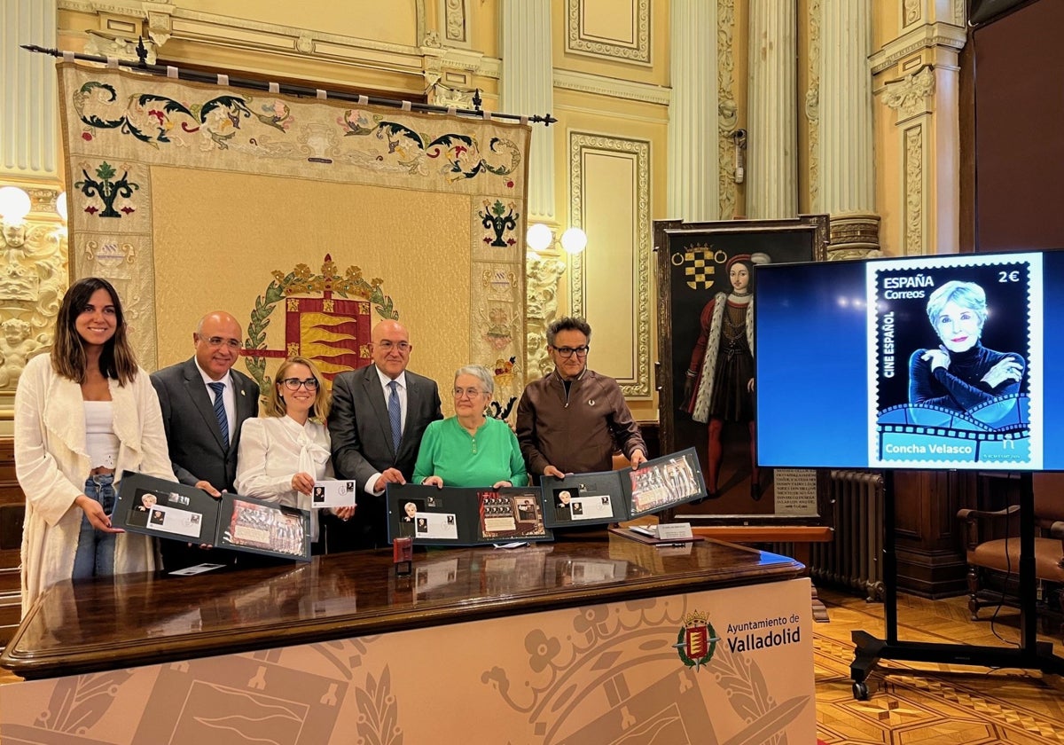 Presentación del sello de Concha Velasco