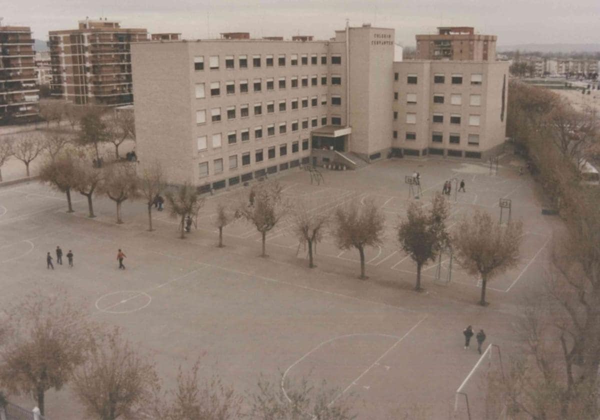 Panorámica del colegio Cervantes en los años ochenta