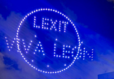 El Ayuntamiento de León reivindica en sus fiestas su salida de Castilla y León e ilumina el cielo con un 'Lexit'